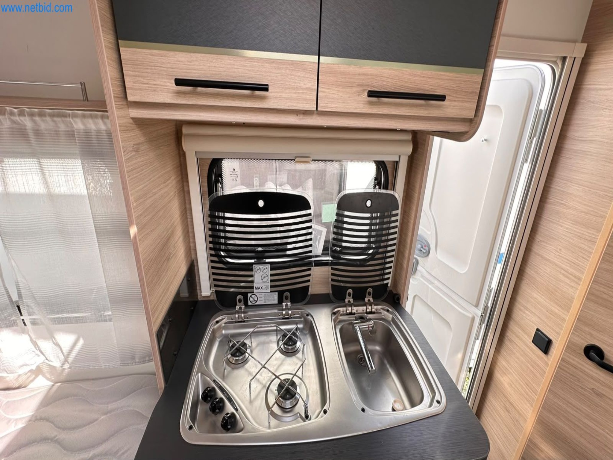 Motorhomes and recreational vehicles, travel trailers, caravan accessories, trucks, office and workshop equipment-6