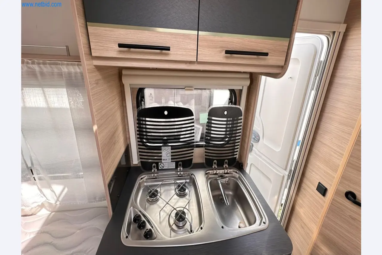 Motorhomes and recreational vehicles, travel trailers, caravan accessories, trucks, office and workshop equipment-6