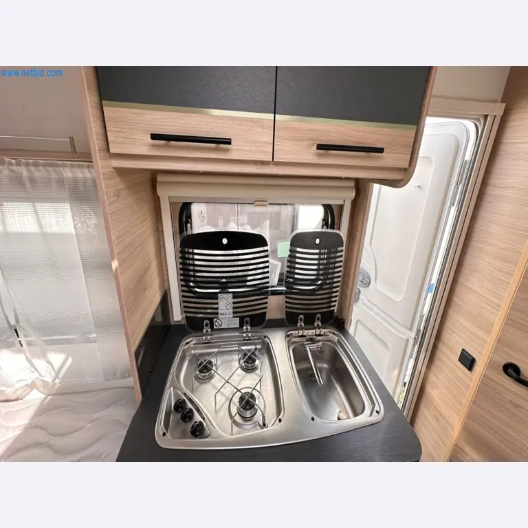 Motorhomes and recreational vehicles, travel trailers, caravan accessories, trucks, office and workshop equipment-6