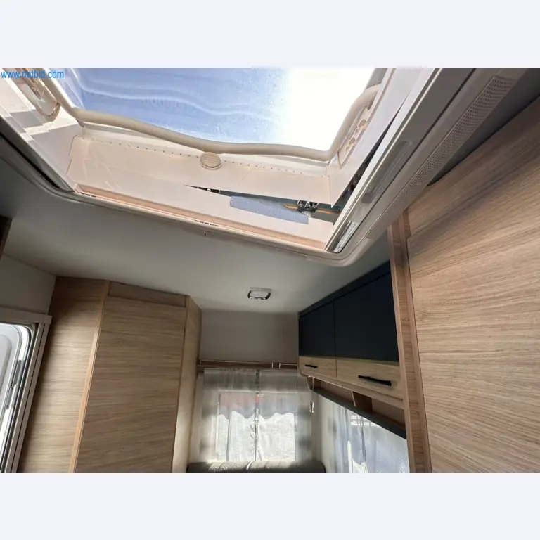 Motorhomes and recreational vehicles, travel trailers, caravan accessories, trucks, office and workshop equipment-9