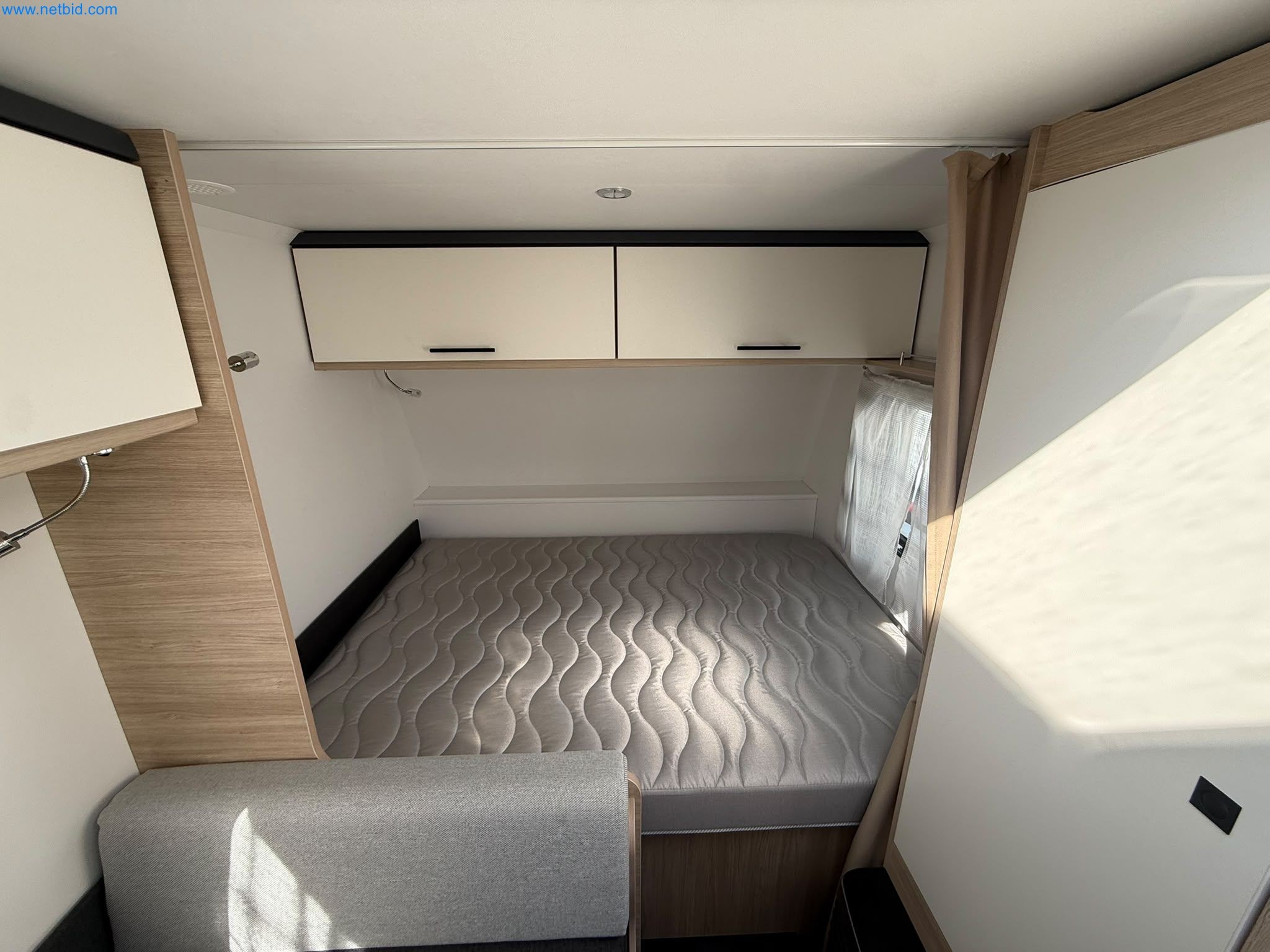 Motorhomes and recreational vehicles, travel trailers, caravan accessories, trucks, office and workshop equipment-10
