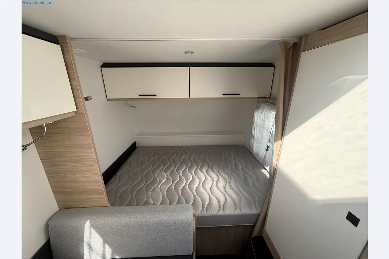 Motorhomes and recreational vehicles, travel trailers, caravan accessories, trucks, office and workshop equipment-10