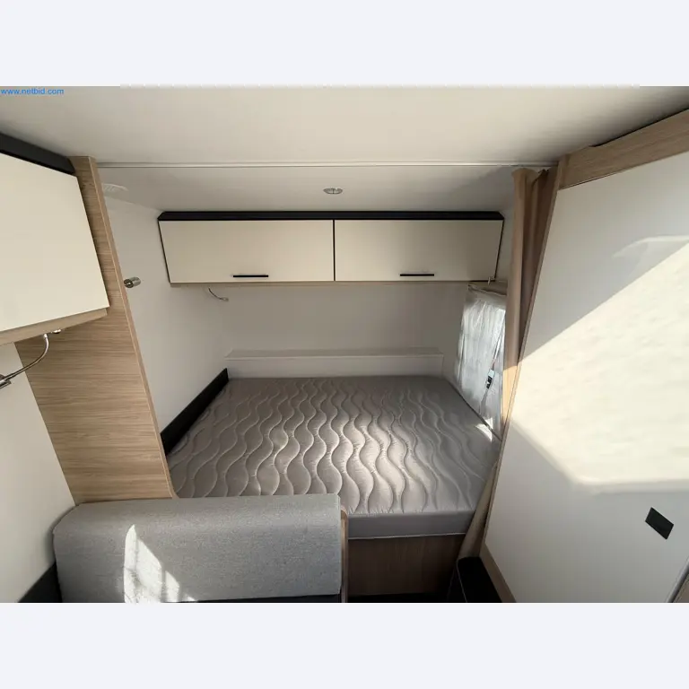 Motorhomes and recreational vehicles, travel trailers, caravan accessories, trucks, office and workshop equipment-10