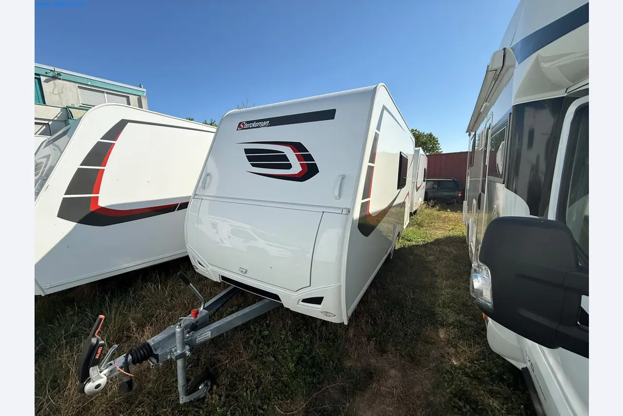 Motorhomes and recreational vehicles, travel trailers, caravan accessories, trucks, office and workshop equipment-3