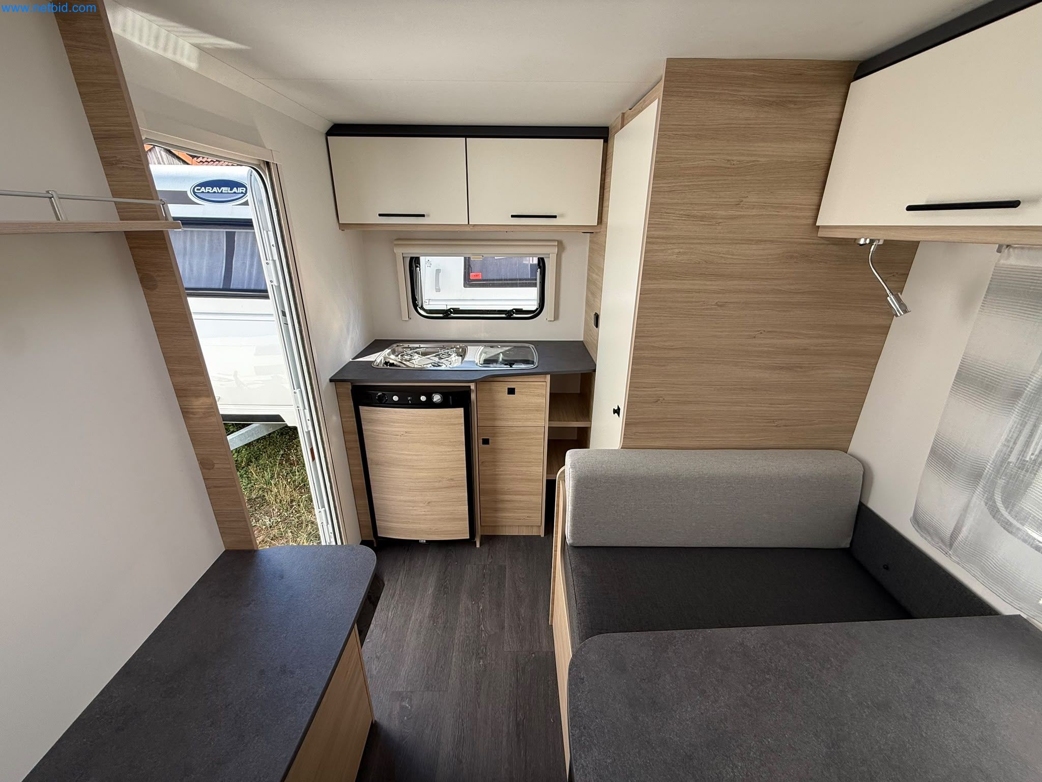 Motorhomes and recreational vehicles, travel trailers, caravan accessories, trucks, office and workshop equipment-7