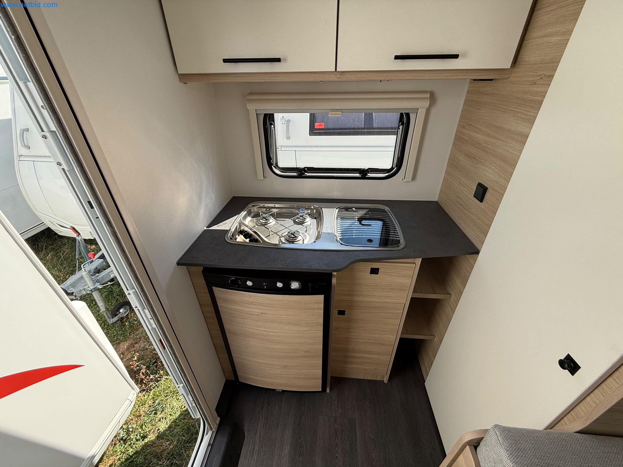 Motorhomes and recreational vehicles, travel trailers, caravan accessories, trucks, office and workshop equipment-8