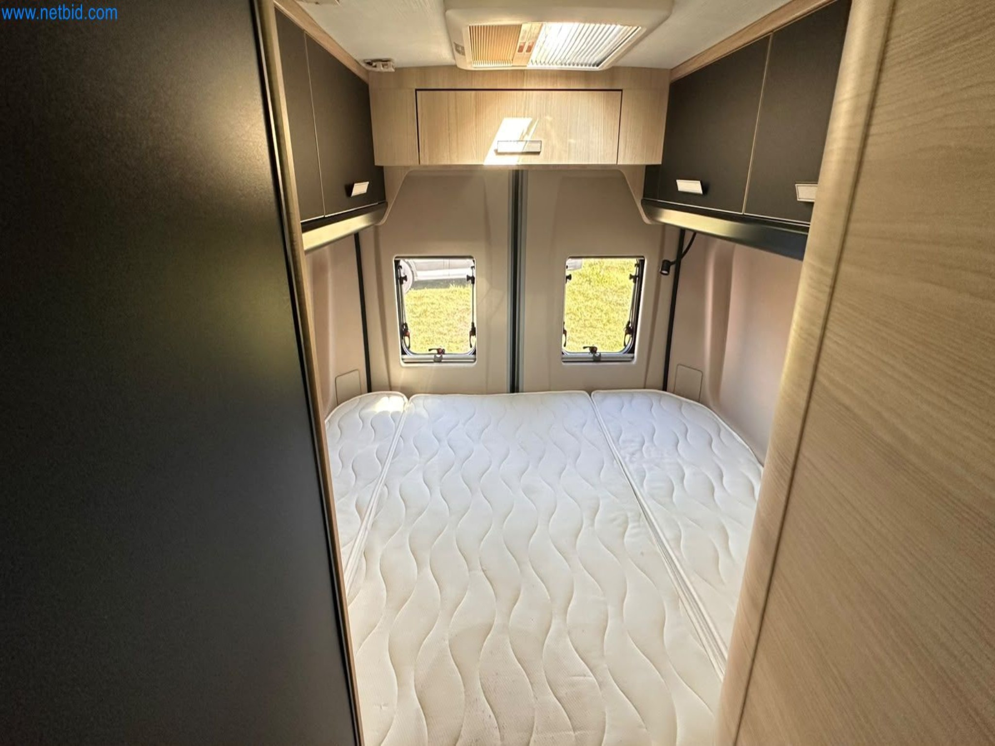 Motorhomes and recreational vehicles, travel trailers, RV accessories, trucks, office and workshop equipment-15