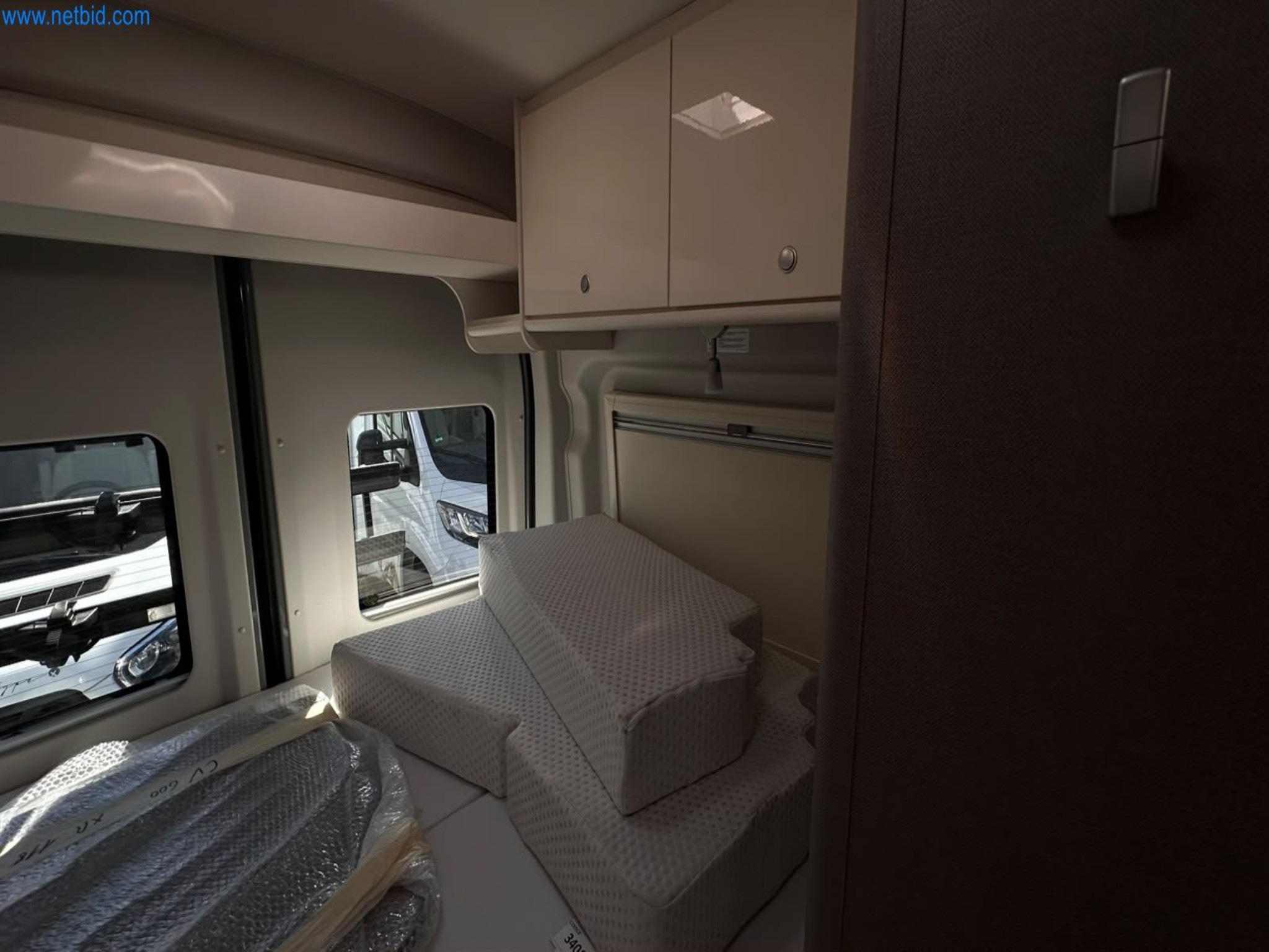 Motorhomes and recreational vehicles, travel trailers, caravan accessories, trucks, office and workshop equipment-10