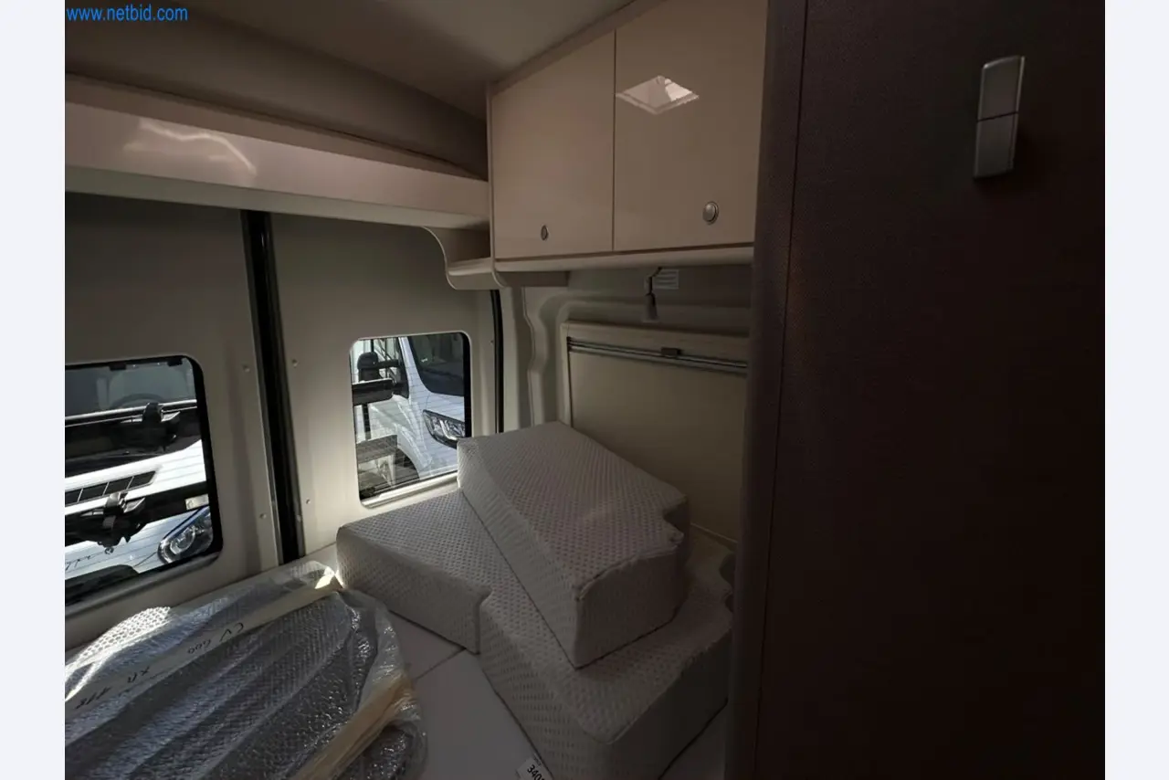 Motorhomes and recreational vehicles, travel trailers, caravan accessories, trucks, office and workshop equipment-10