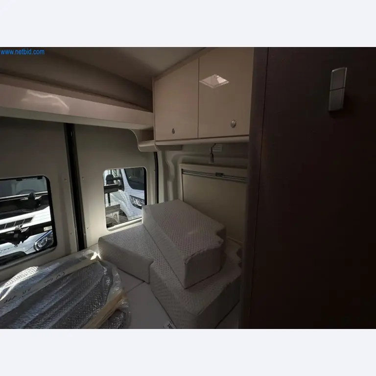 Motorhomes and recreational vehicles, travel trailers, caravan accessories, trucks, office and workshop equipment-10