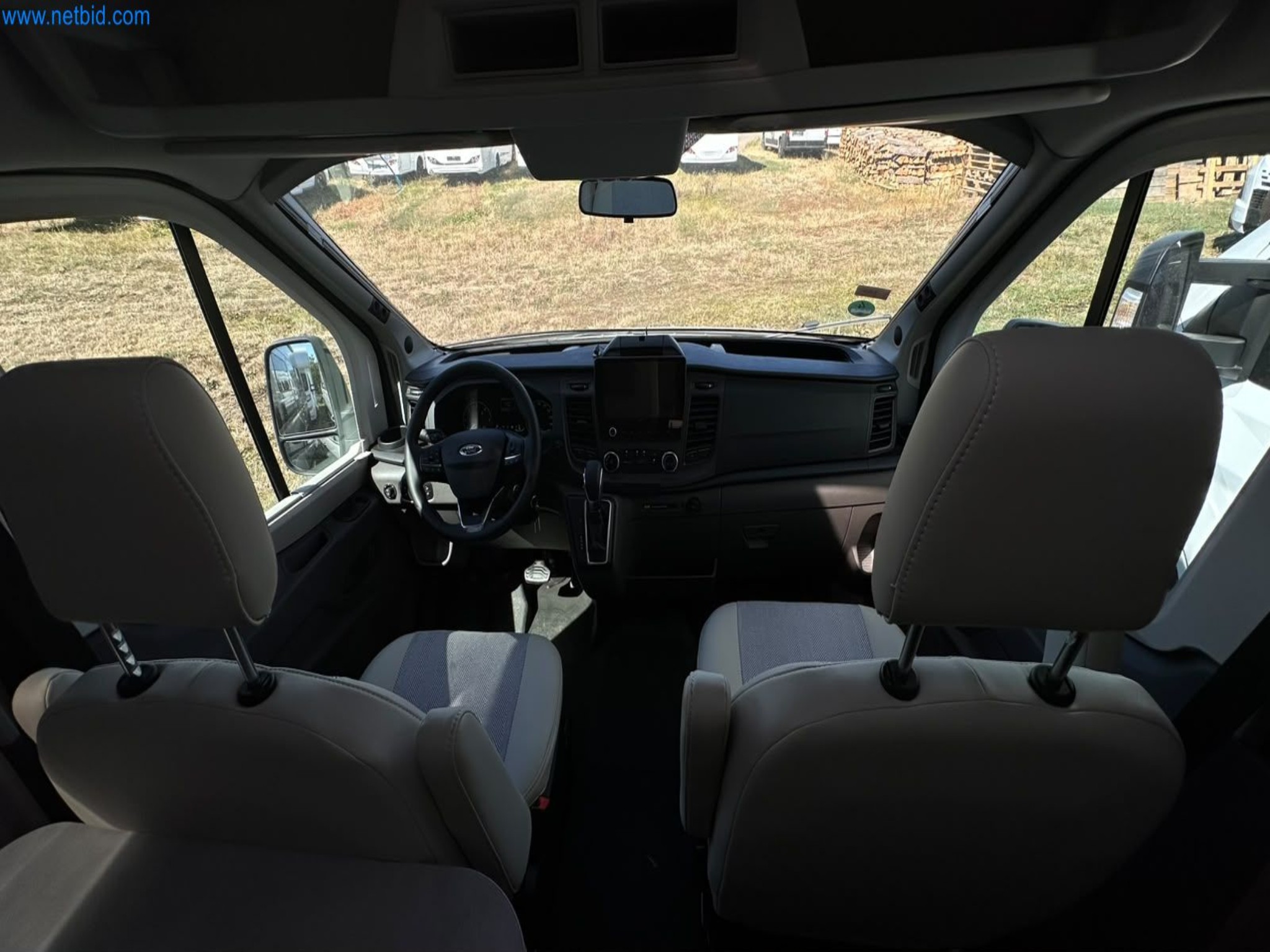 Motorhomes and recreational vehicles, travel trailers, caravan accessories, trucks, office and workshop equipment-12