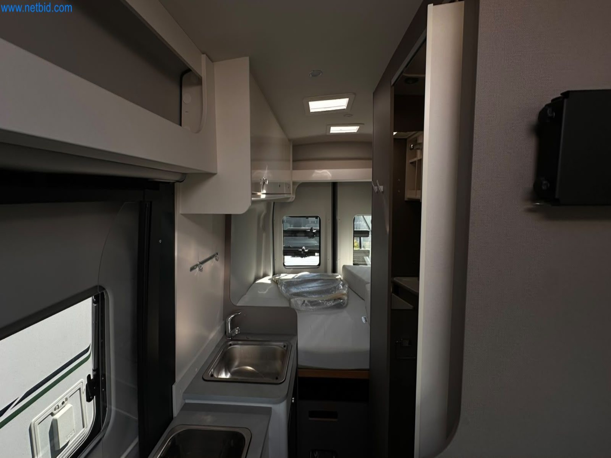 Motorhomes and recreational vehicles, travel trailers, caravan accessories, trucks, office and workshop equipment-4