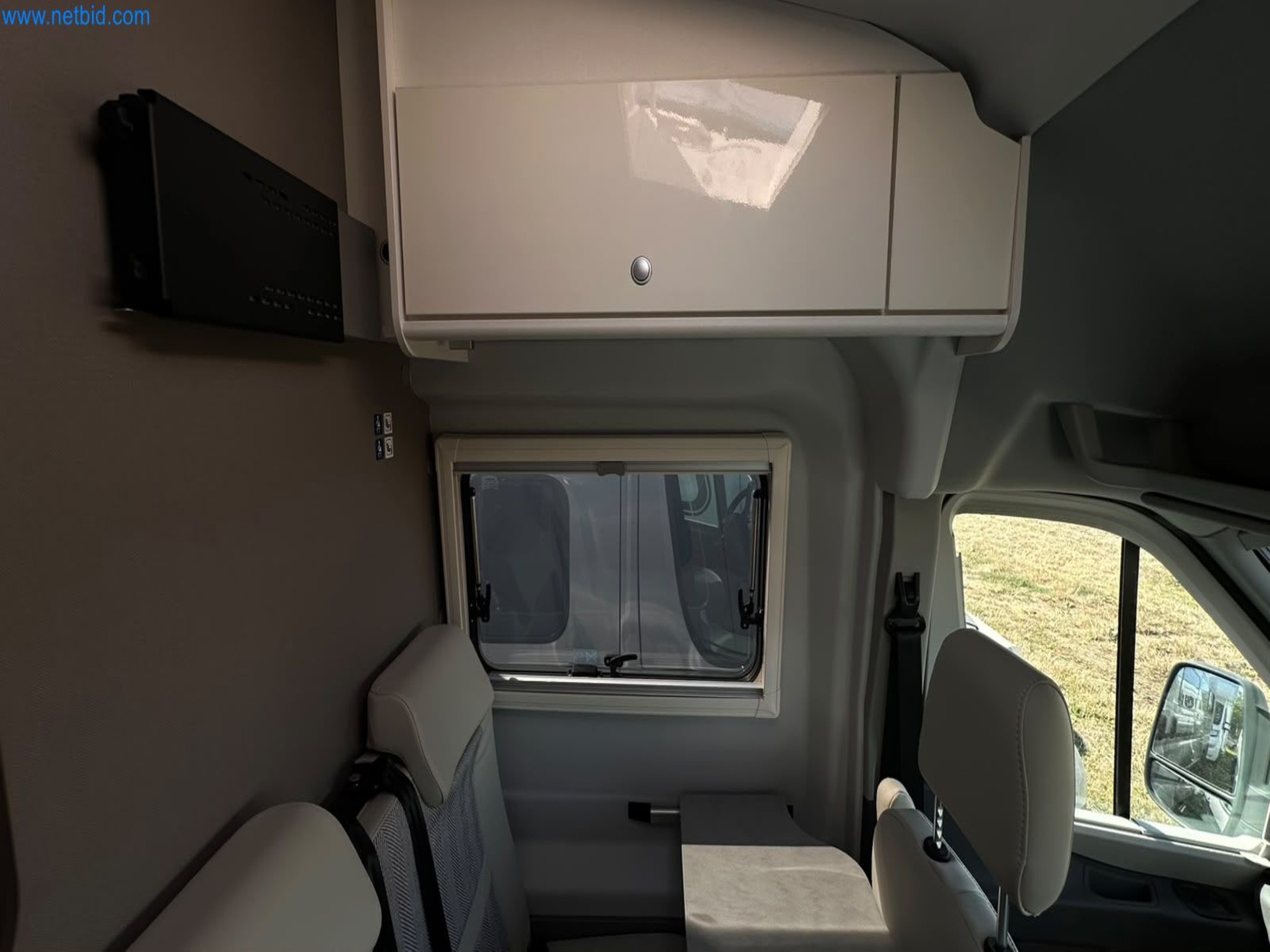 Motorhomes and recreational vehicles, travel trailers, caravan accessories, trucks, office and workshop equipment-7