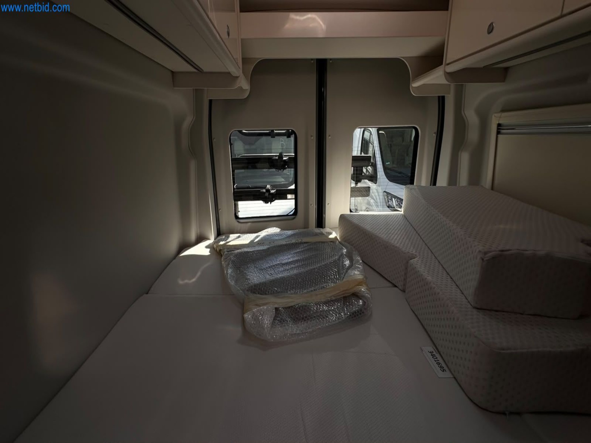 Motorhomes and recreational vehicles, travel trailers, caravan accessories, trucks, office and workshop equipment-9