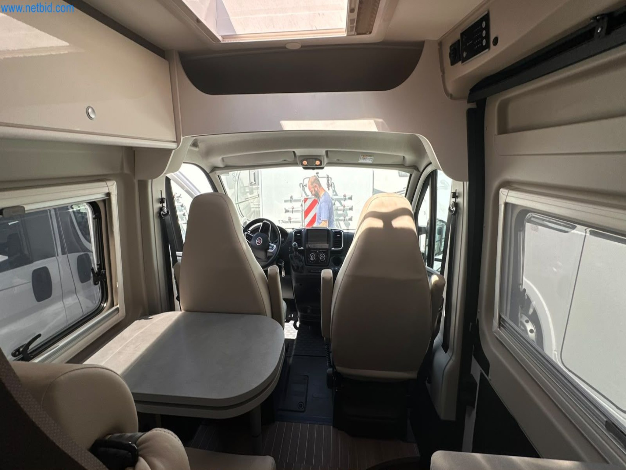 Motorhomes and recreational vehicles, travel trailers, caravan accessories, trucks, office and workshop equipment-3