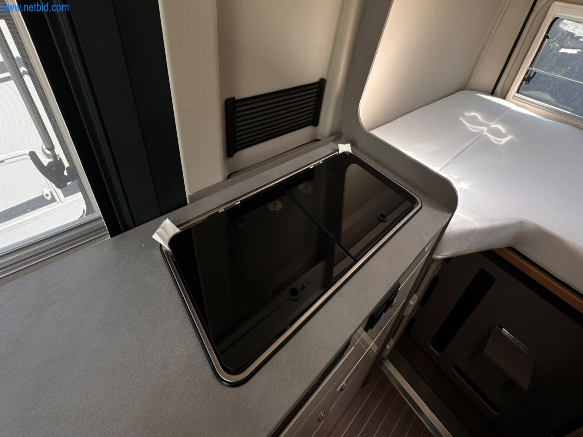 Motorhomes and recreational vehicles, travel trailers, caravan accessories, trucks, office and workshop equipment-4
