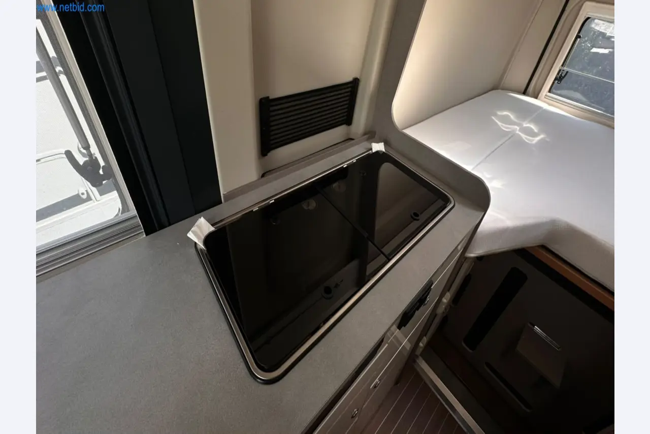 Motorhomes and recreational vehicles, travel trailers, caravan accessories, trucks, office and workshop equipment-4