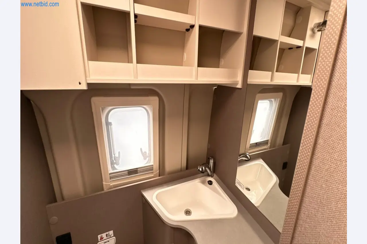 Motorhomes and recreational vehicles, travel trailers, caravan accessories, trucks, office and workshop equipment-7