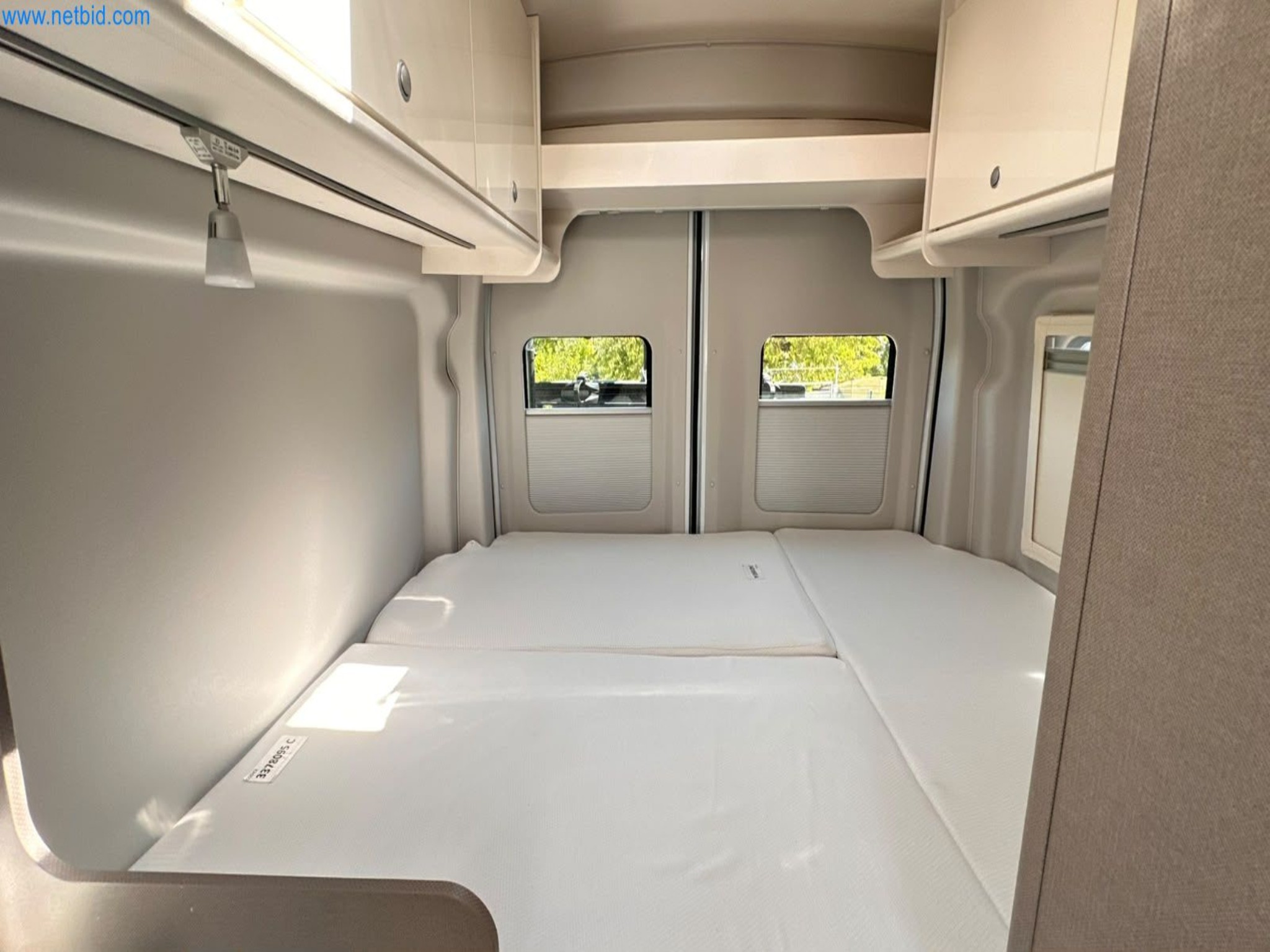 Motorhomes and recreational vehicles, travel trailers, caravan accessories, trucks, office and workshop equipment-10