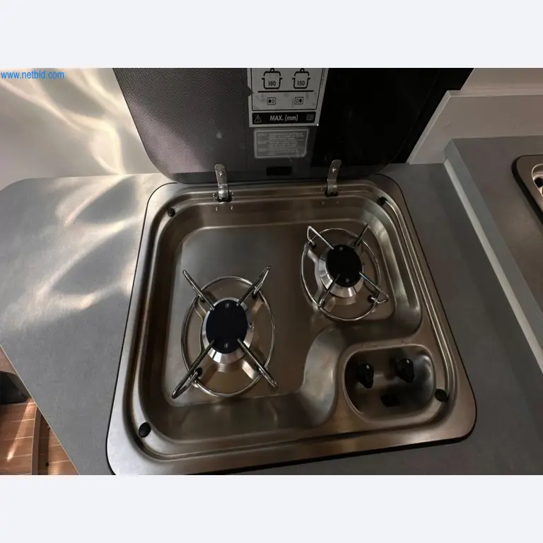 Motorhomes and recreational vehicles, travel trailers, caravan accessories, trucks, office and workshop equipment-15