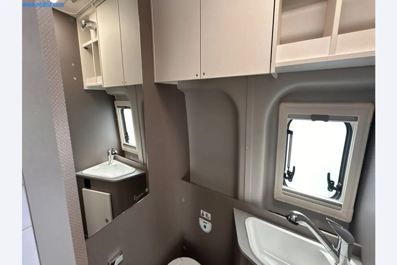 Motorhomes and recreational vehicles, travel trailers, caravan accessories, trucks, office and workshop equipment-3