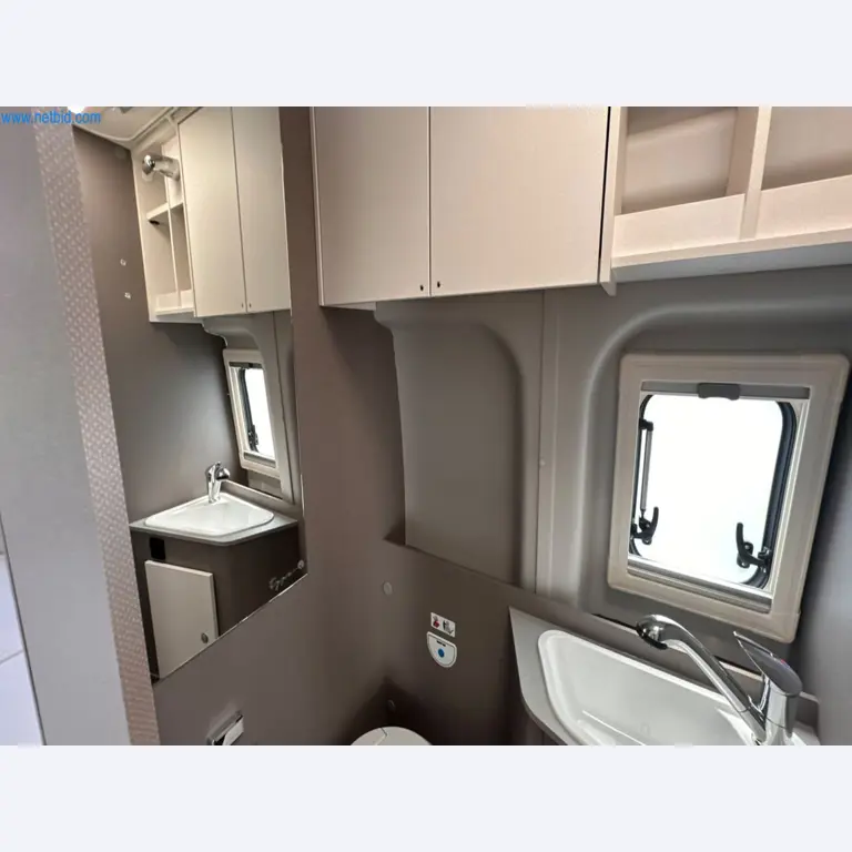 Motorhomes and recreational vehicles, travel trailers, caravan accessories, trucks, office and workshop equipment-3