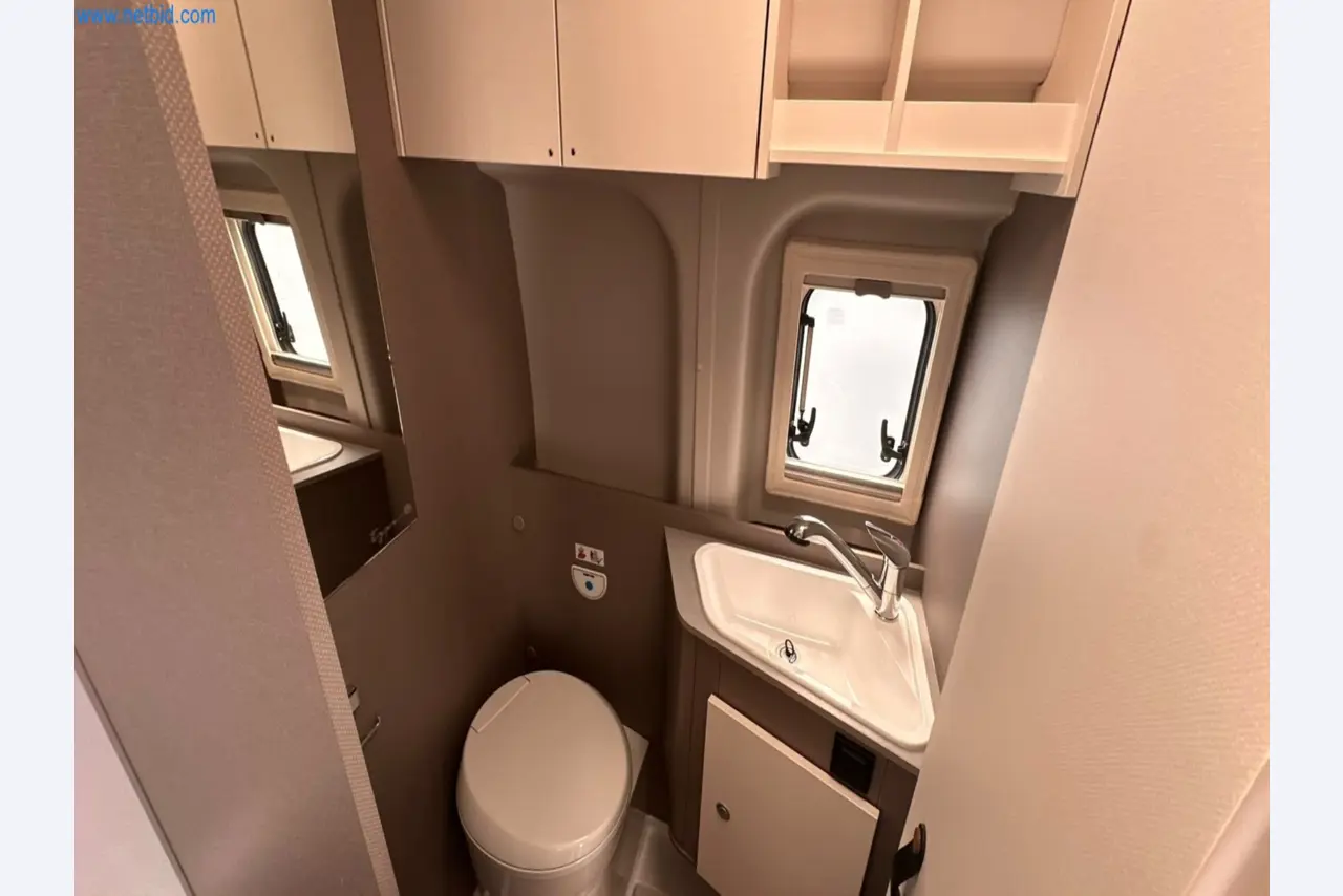 Motorhomes and recreational vehicles, travel trailers, caravan accessories, trucks, office and workshop equipment-7