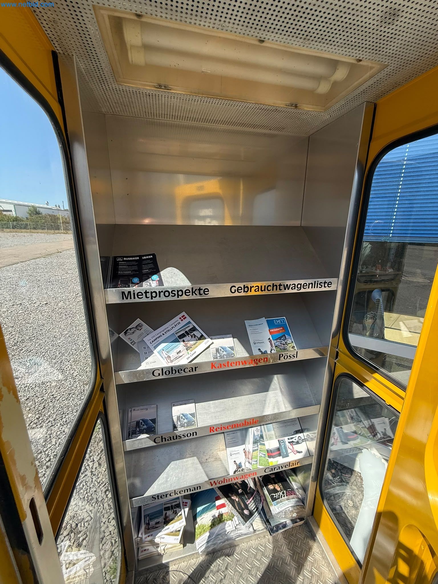 Camping-cars, caravanes, accessoires pour caravanes, camions, équipement de bureau et d'atelier-4