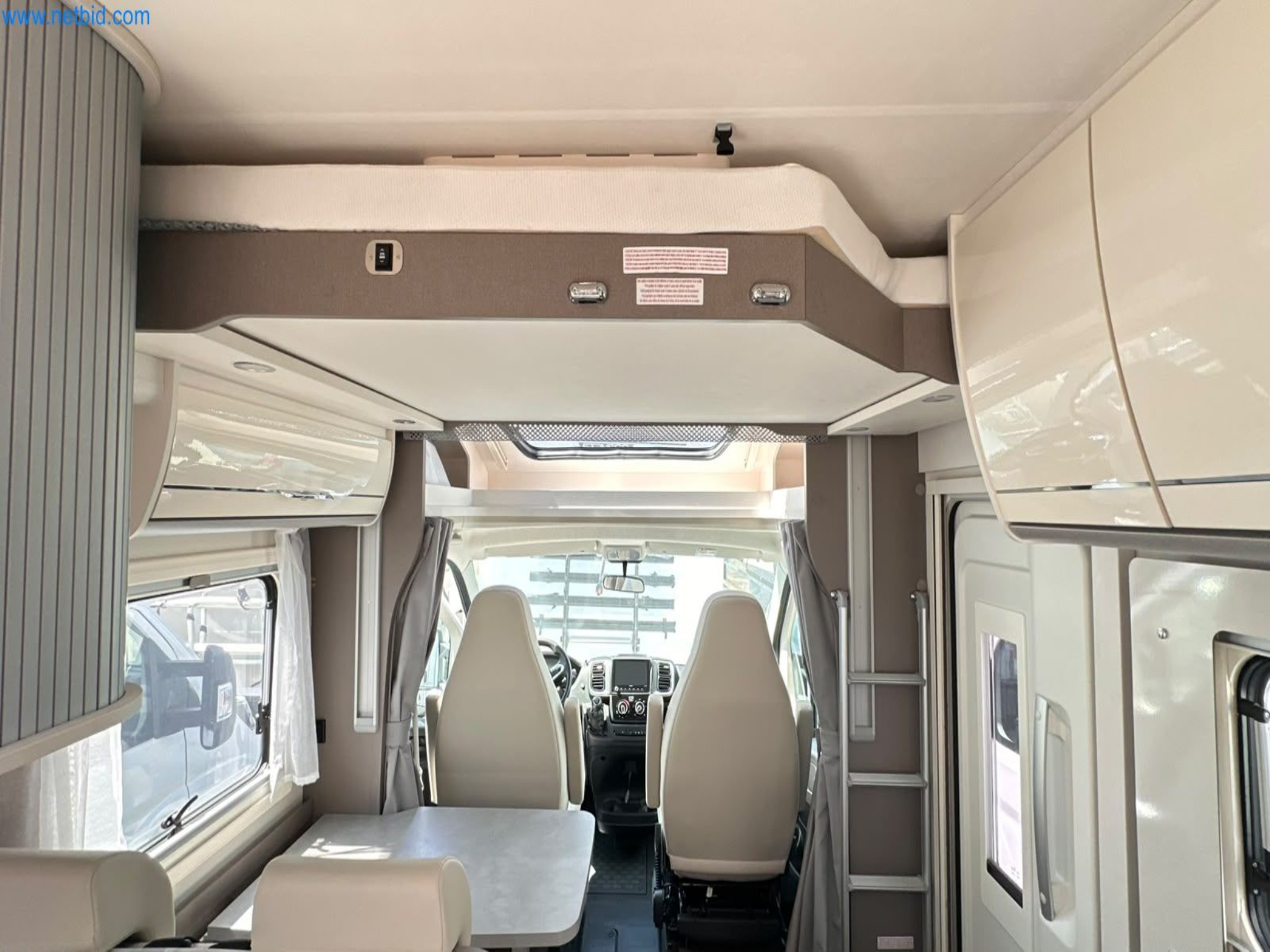 Motorhomes and recreational vehicles, travel trailers, caravan accessories, trucks, office and workshop equipment-12