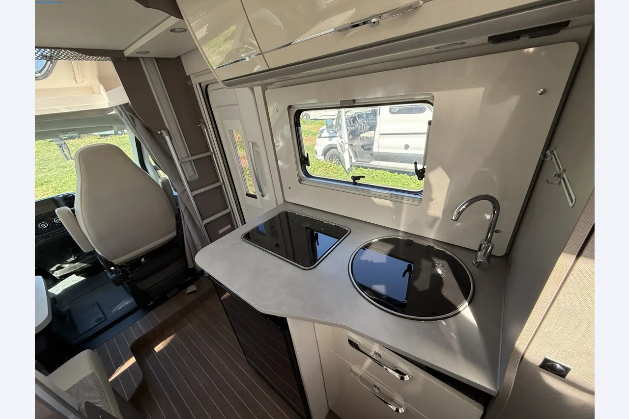 Motorhomes and recreational vehicles, travel trailers, RV accessories, trucks, office and workshop equipment-15