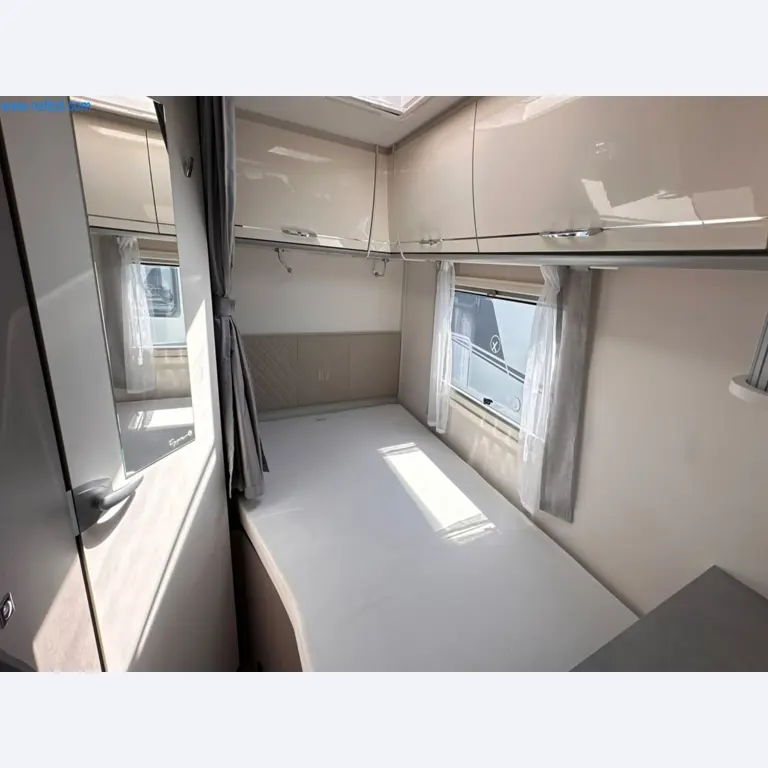 Motorhomes and recreational vehicles, travel trailers, caravan accessories, trucks, office and workshop equipment-4
