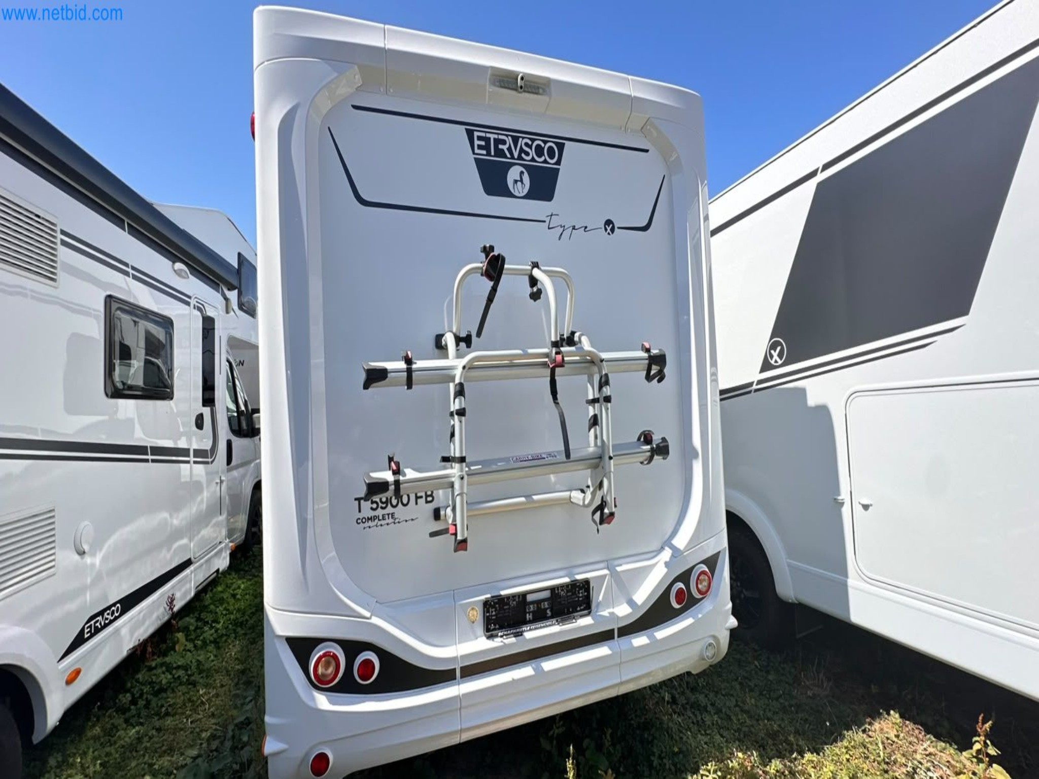 Motorhomes and recreational vehicles, travel trailers, caravan accessories, trucks, office and workshop equipment-7