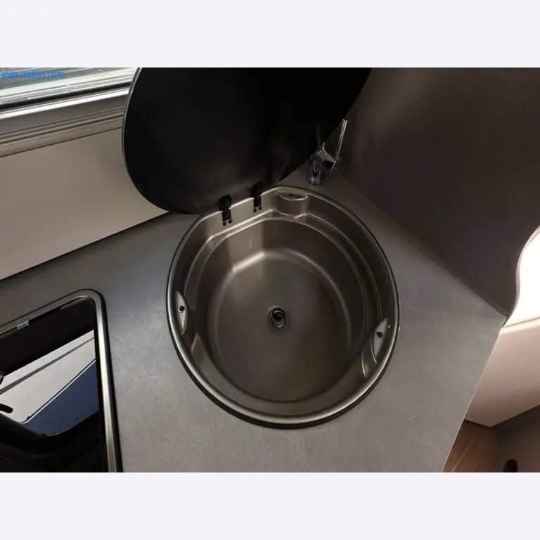 Motorhomes and recreational vehicles, travel trailers, caravan accessories, trucks, office and workshop equipment-8