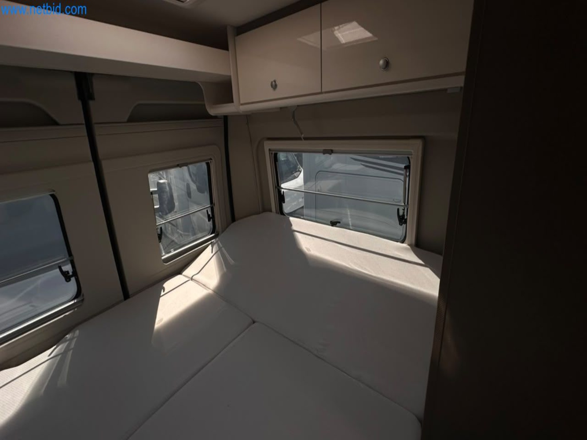 Motorhomes and recreational vehicles, travel trailers, caravan accessories, trucks, office and workshop equipment-12