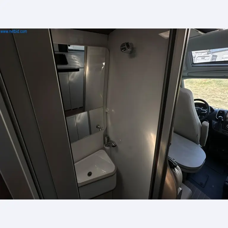 Motorhomes and recreational vehicles, travel trailers, caravan accessories, trucks, office and workshop equipment-13