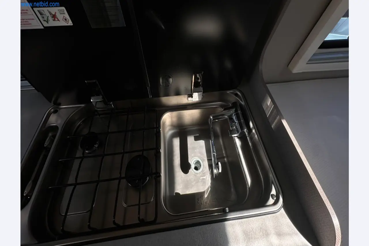 Motorhomes and recreational vehicles, travel trailers, caravan accessories, trucks, office and workshop equipment-15