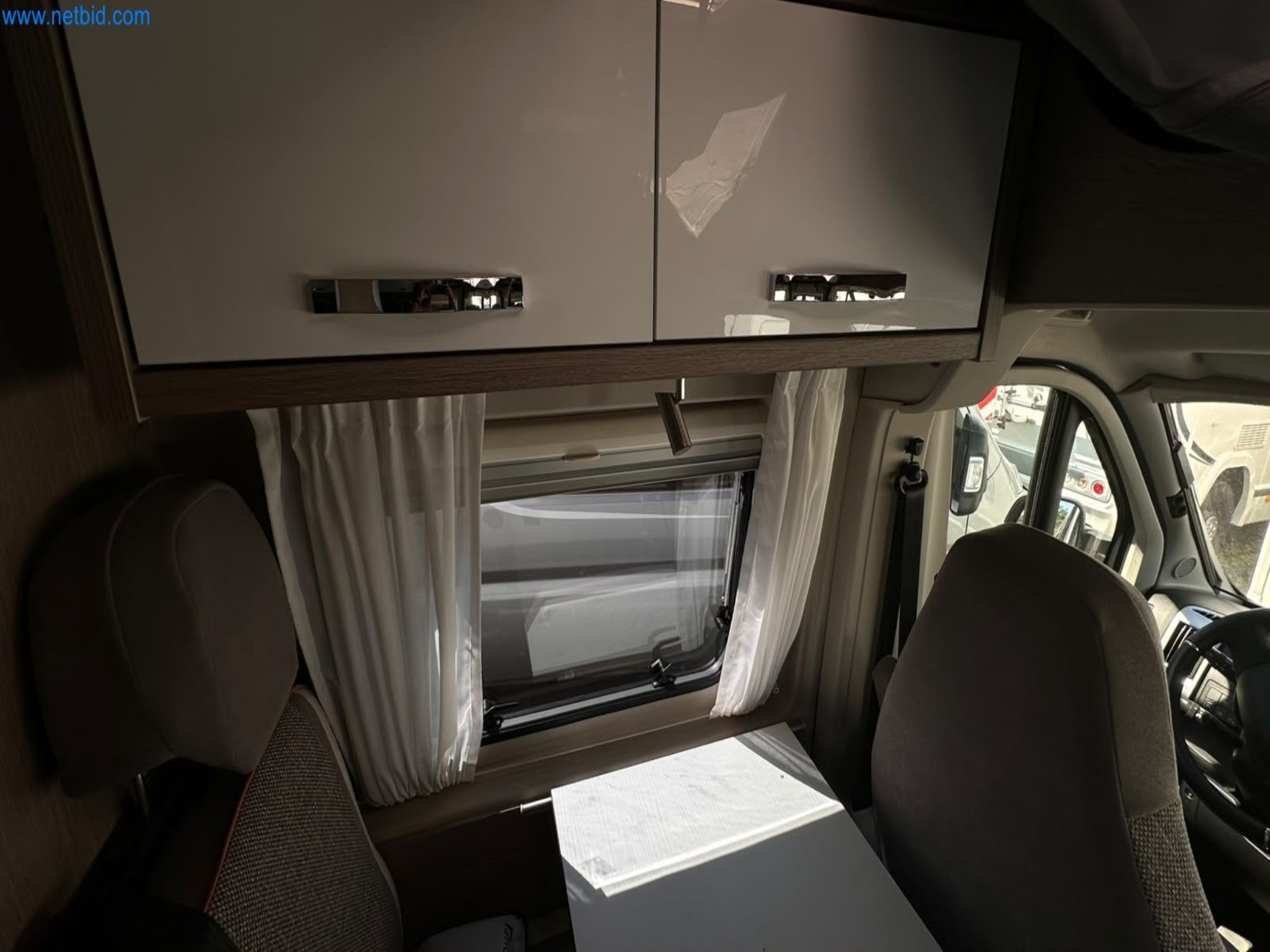 Motorhomes and recreational vehicles, travel trailers, caravan accessories, trucks, office and workshop equipment-17