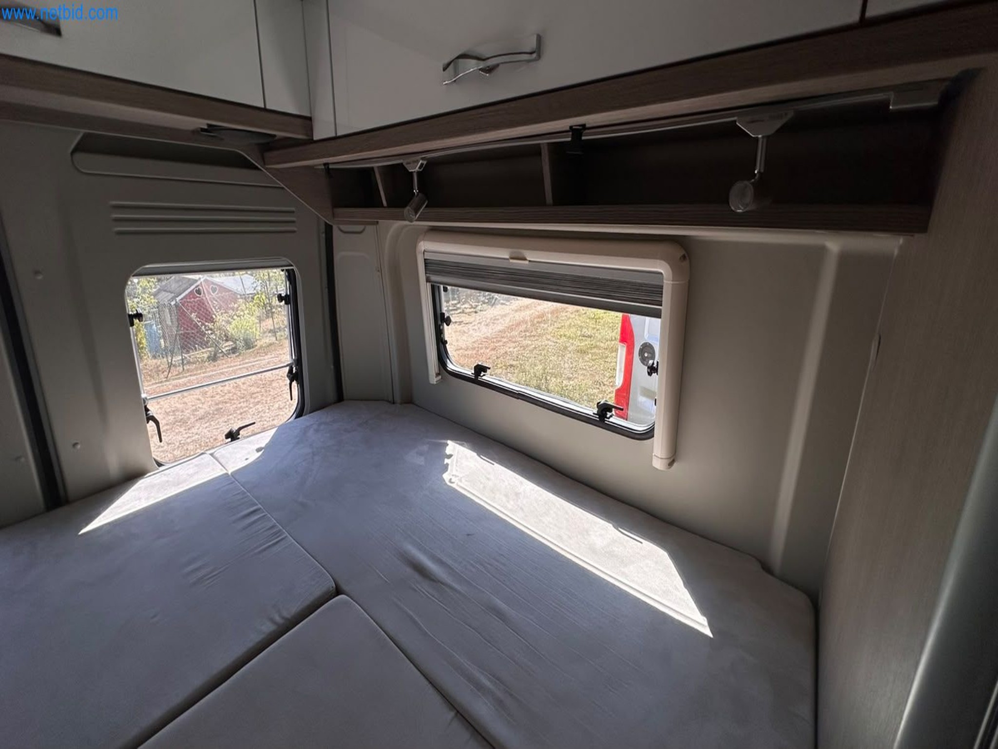 Motorhomes and recreational vehicles, travel trailers, caravan accessories, trucks, office and workshop equipment-3