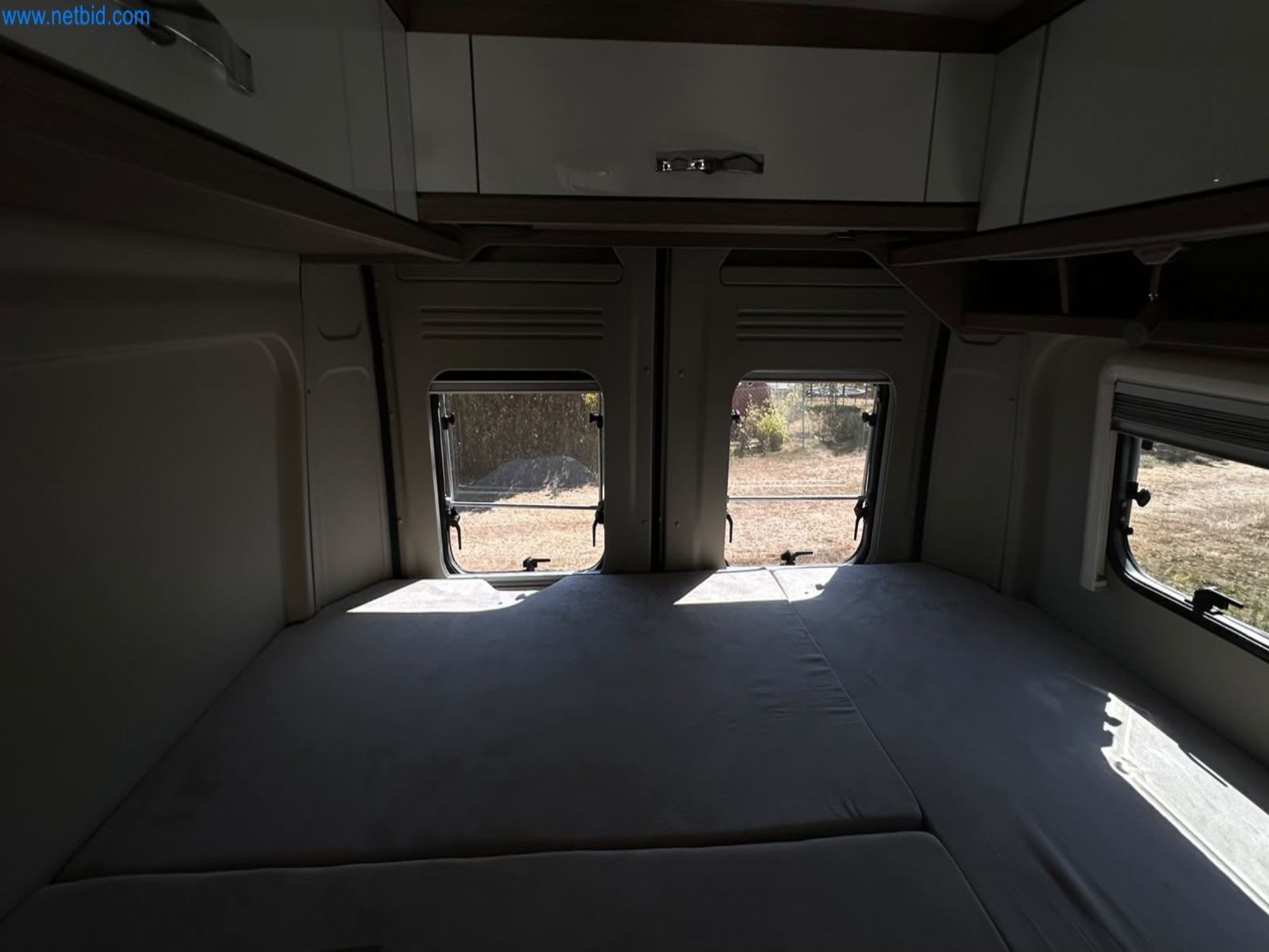 Motorhomes and recreational vehicles, travel trailers, caravan accessories, trucks, office and workshop equipment-4
