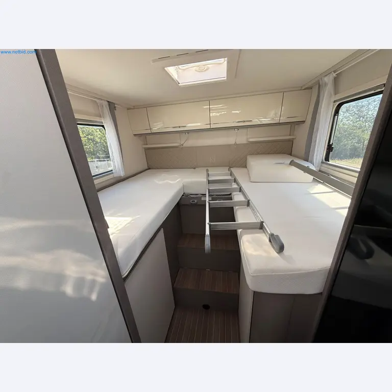 Motorhomes and recreational vehicles, travel trailers, caravan accessories, trucks, office and workshop equipment-17