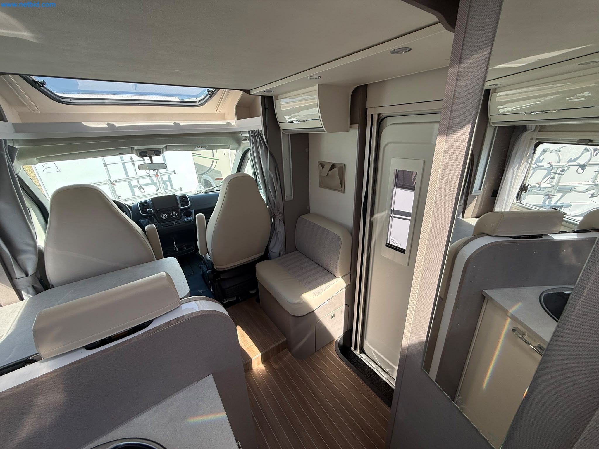 Motorhomes and recreational vehicles, travel trailers, caravan accessories, trucks, office and workshop equipment-19