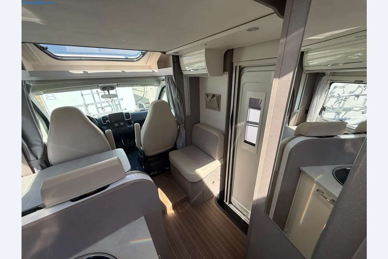Motorhomes and recreational vehicles, travel trailers, caravan accessories, trucks, office and workshop equipment-19