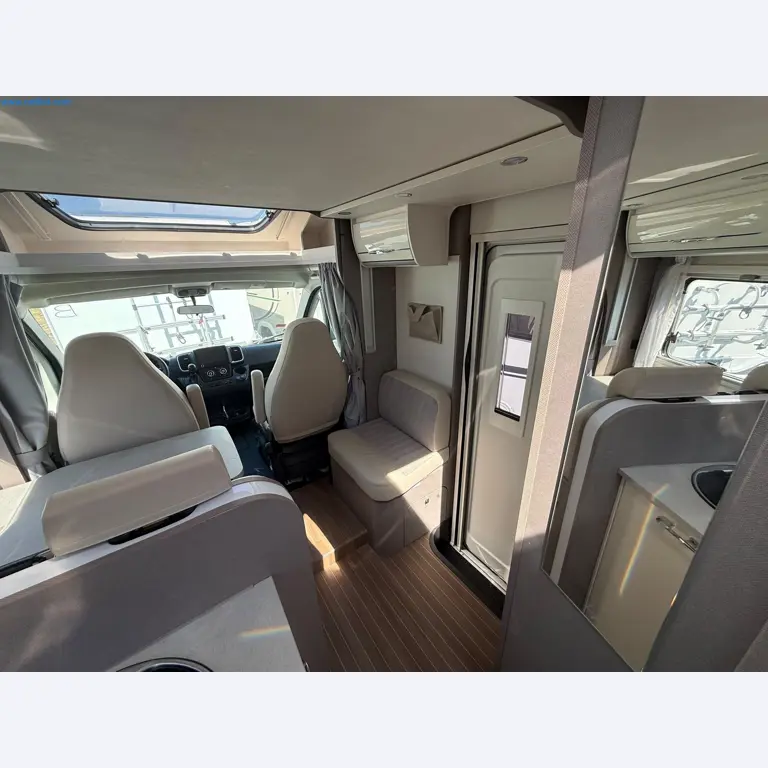 Motorhomes and recreational vehicles, travel trailers, caravan accessories, trucks, office and workshop equipment-19