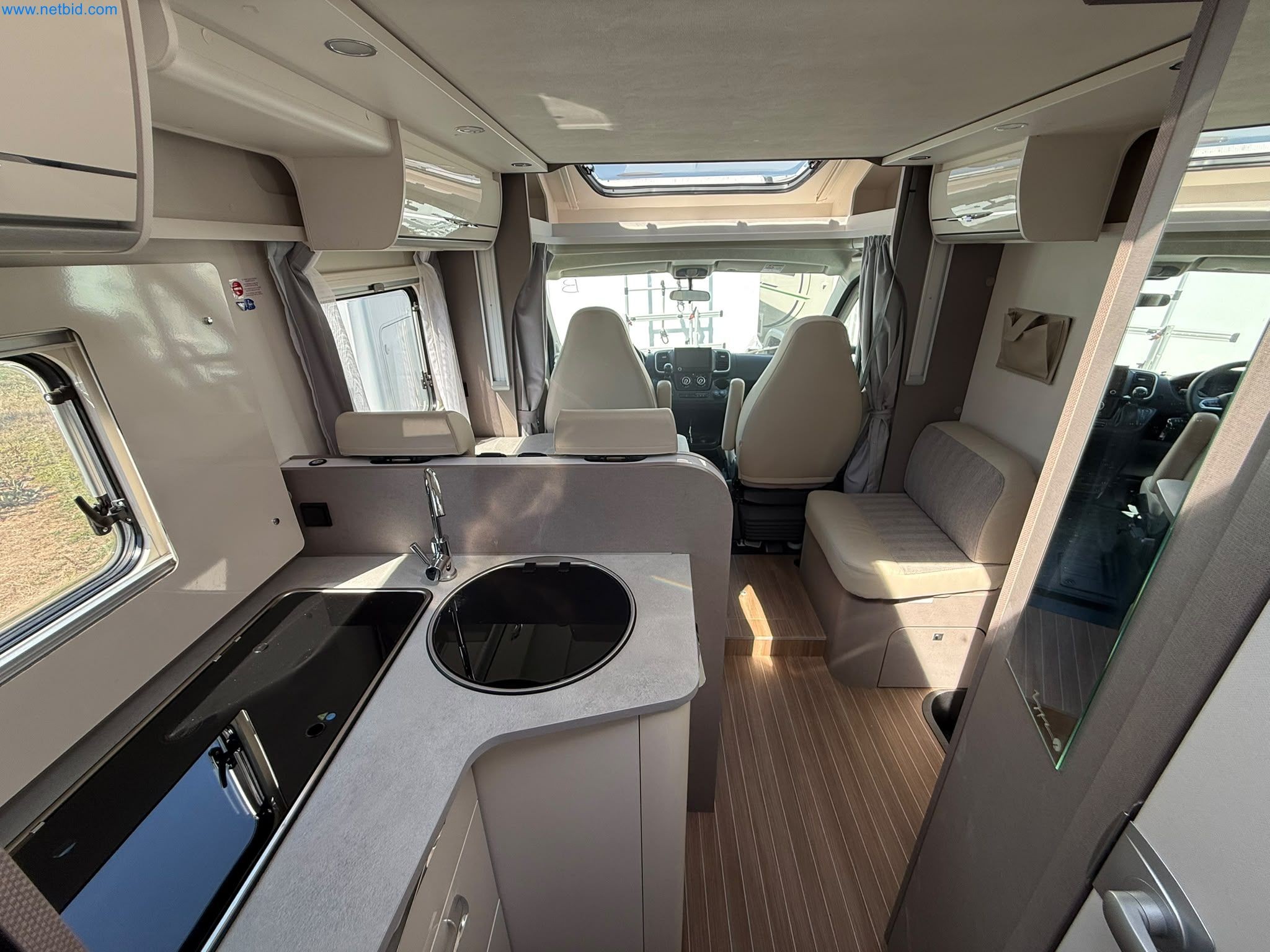 Motorhomes and recreational vehicles, travel trailers, caravan accessories, trucks, office and workshop equipment-20