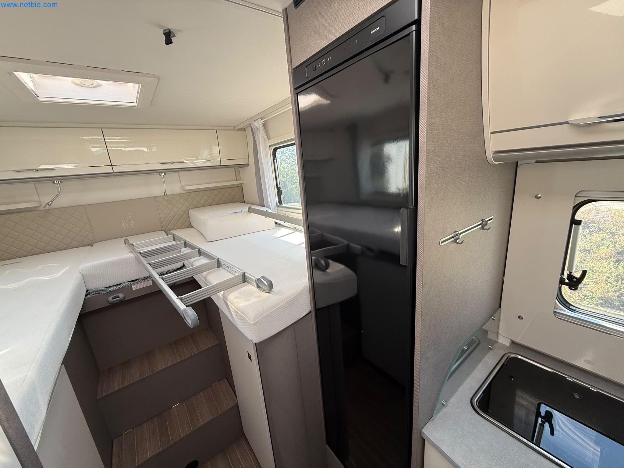 Motorhomes and recreational vehicles, travel trailers, caravan accessories, trucks, office and workshop equipment-3