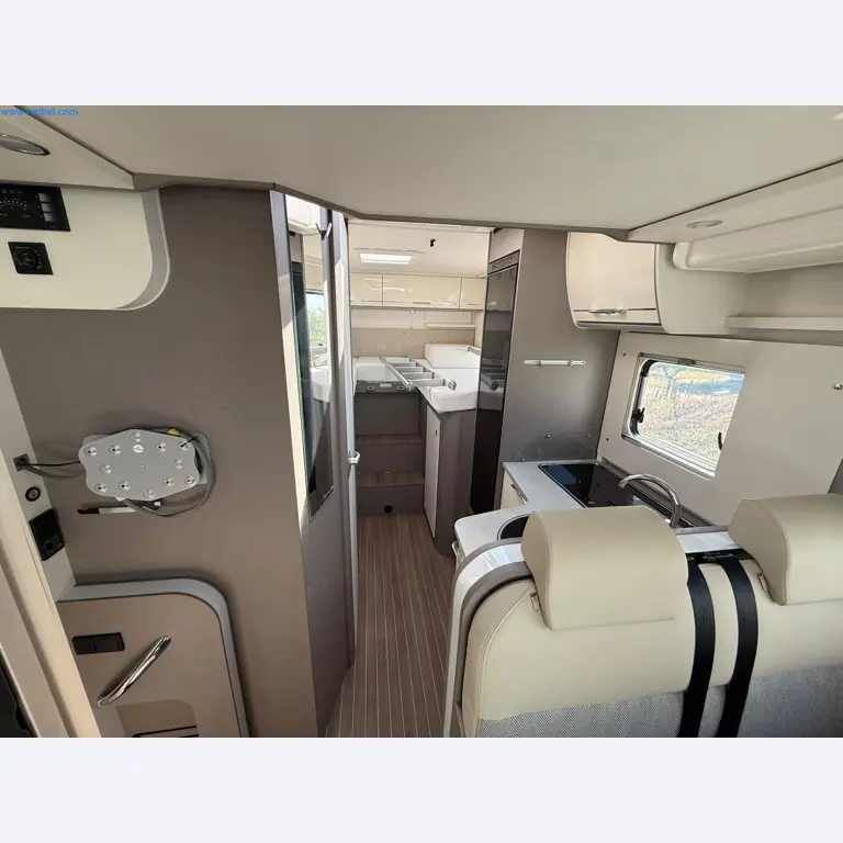 Motorhomes and recreational vehicles, travel trailers, caravan accessories, trucks, office and workshop equipment-5
