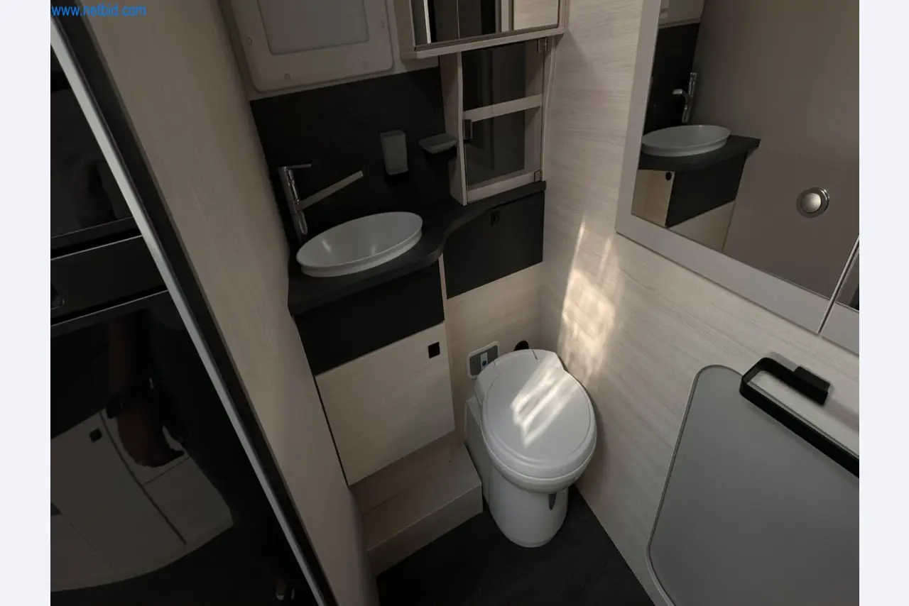 Motorhomes and recreational vehicles, travel trailers, caravan accessories, trucks, office and workshop equipment-17