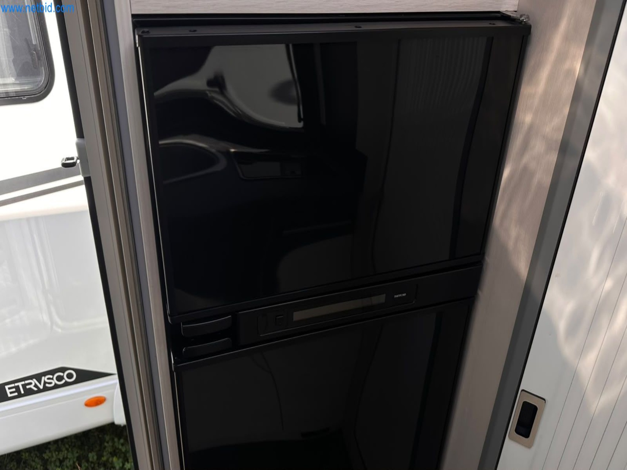 Motorhomes and recreational vehicles, travel trailers, caravan accessories, trucks, office and workshop equipment-5