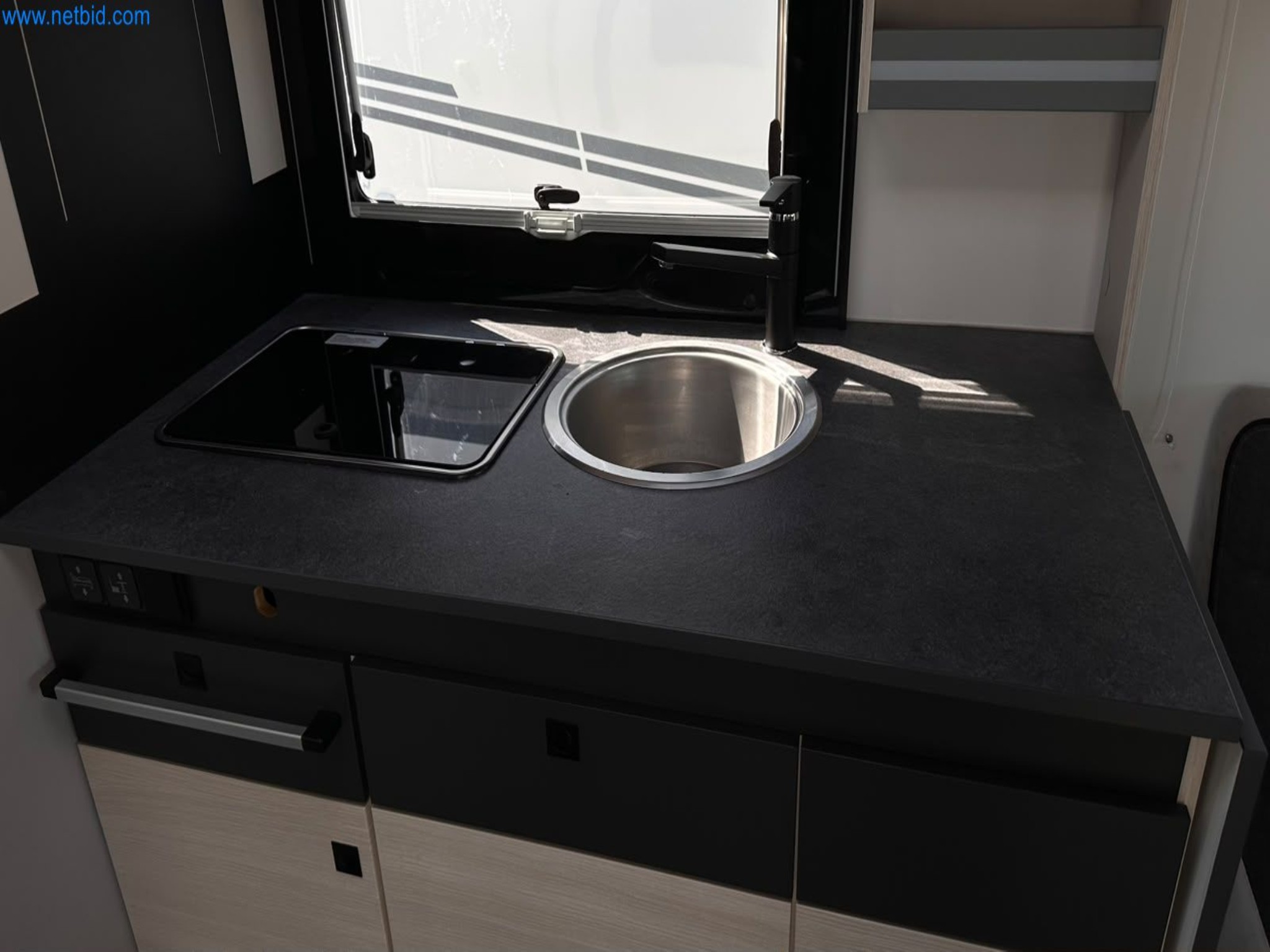 Motorhomes and recreational vehicles, travel trailers, caravan accessories, trucks, office and workshop equipment-6