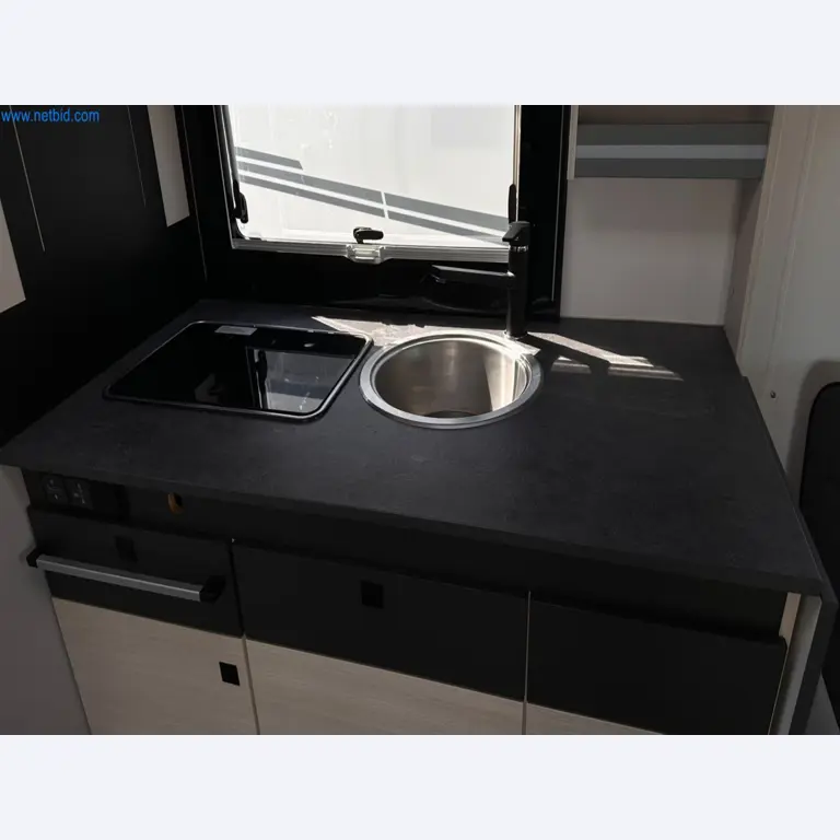 Motorhomes and recreational vehicles, travel trailers, caravan accessories, trucks, office and workshop equipment-6